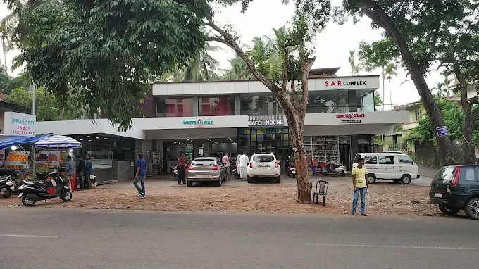 White Way Restaurant Vellimadukunnu